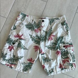 Arizona Jeans Co Tropical Print Cargo Shorts Size 36